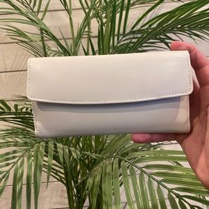 La grande clutch crafted by Rolfs